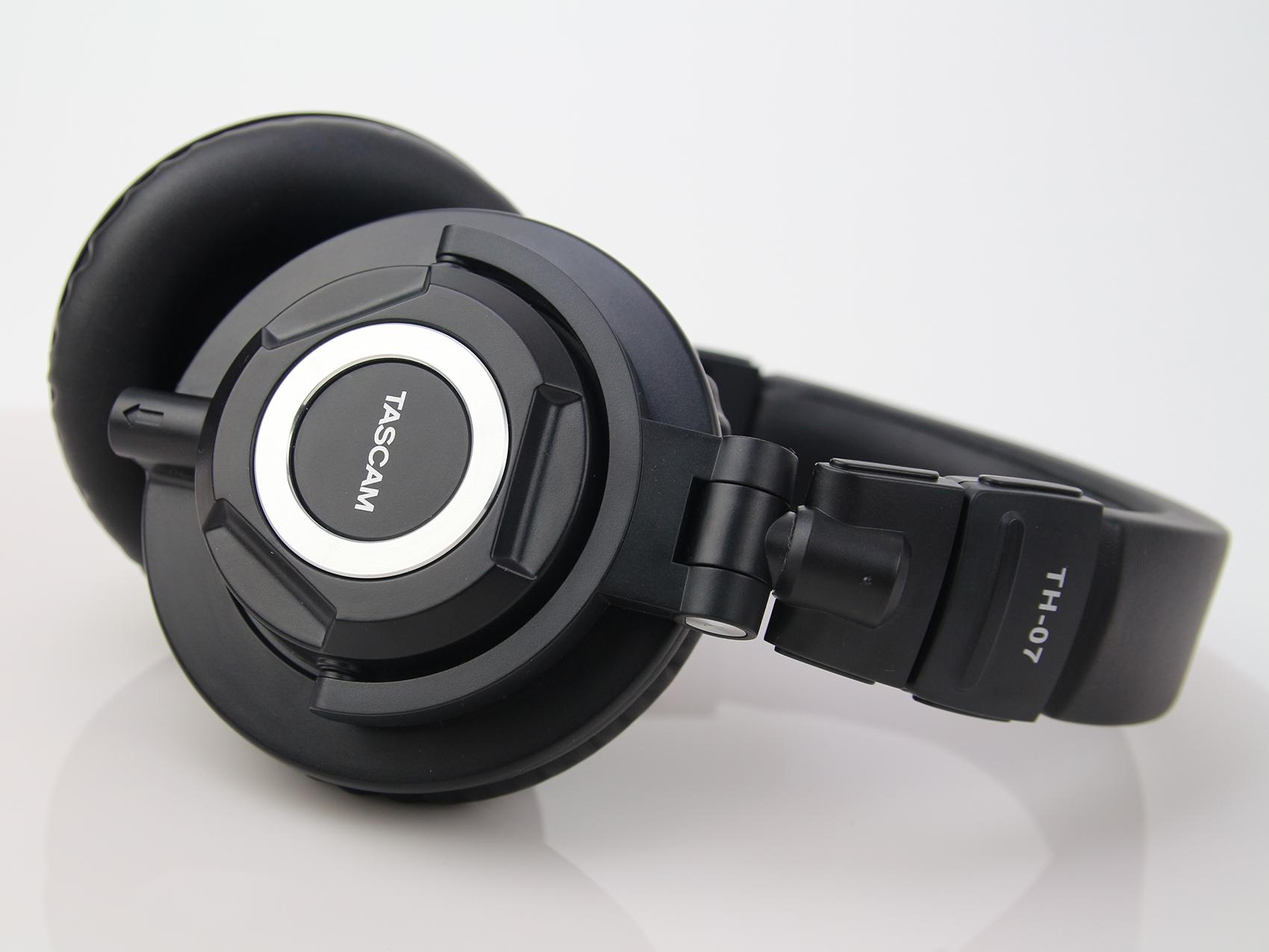 TASCAM TH-07 High Definition Monitor Headphones/10Hz to 30kHz